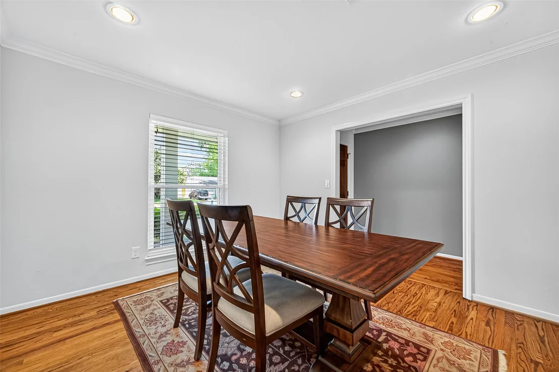 Photo of 9327 Meadowcroft Drive