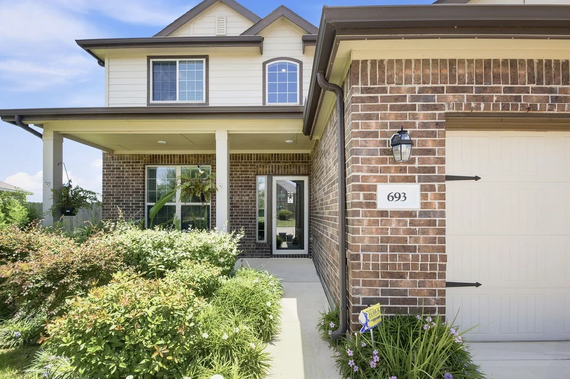Photo of 693 Forest Bend Lane