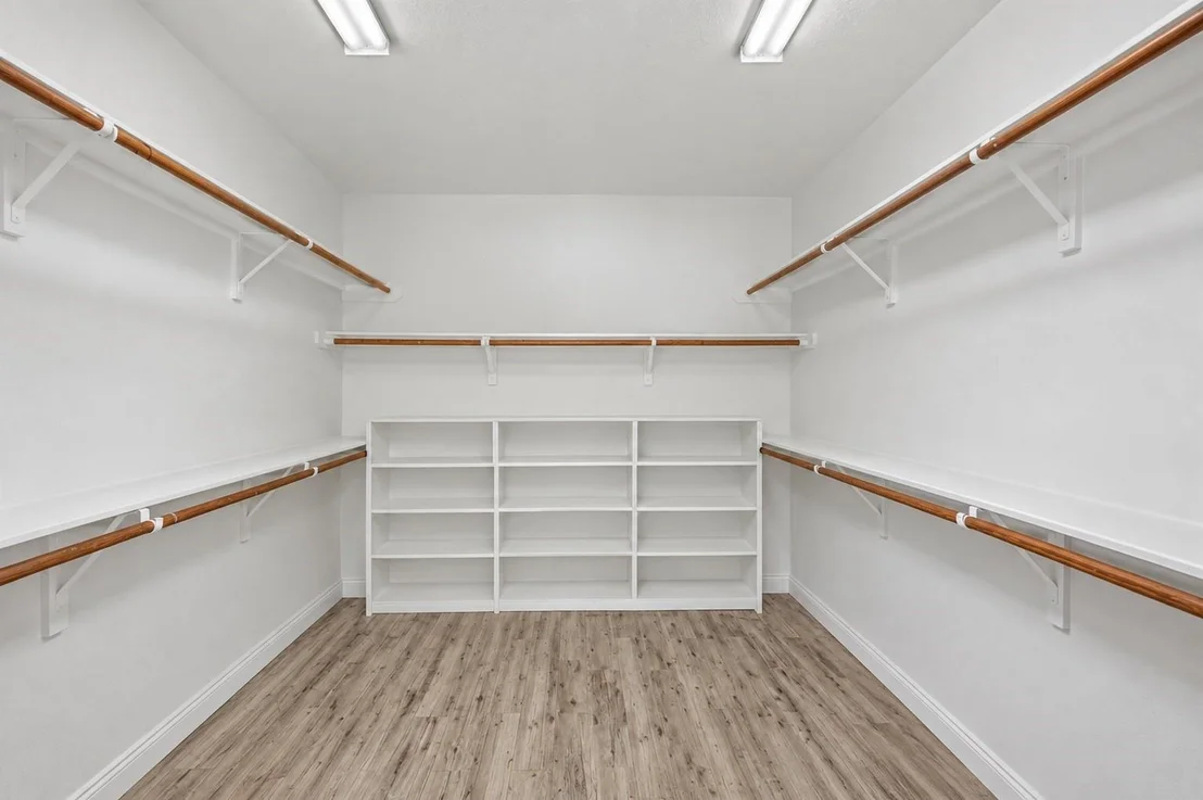 Photo of 5110 Lakeshore Drive