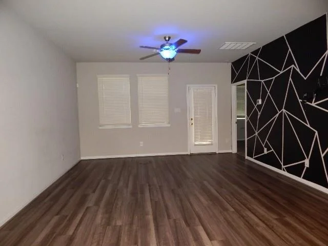 Photo of 7103 Silverleaf Oak Street