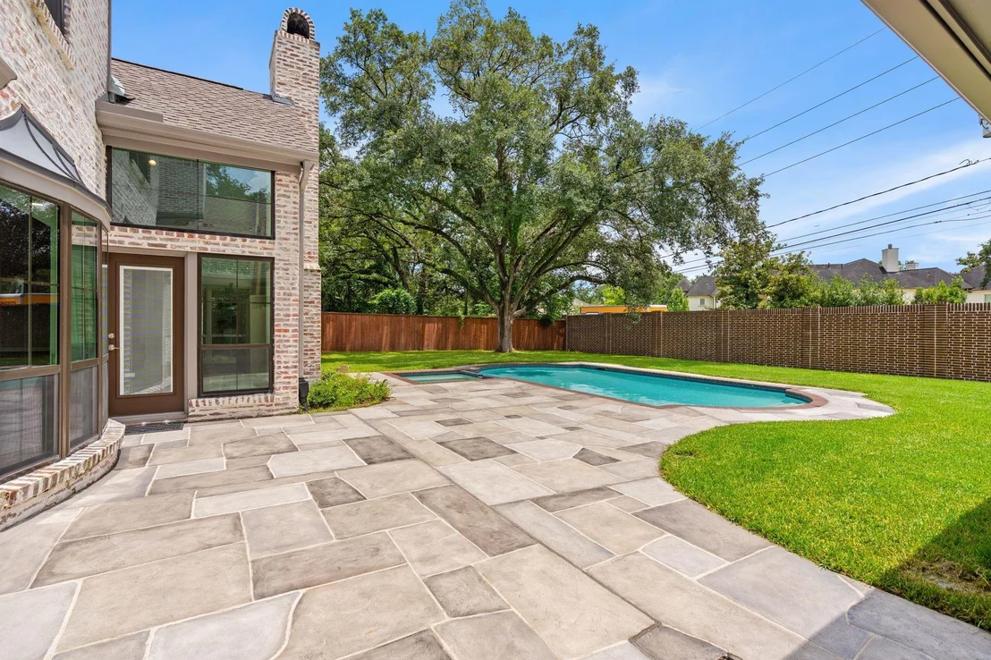 Photo of 5665 Pine Forest Road