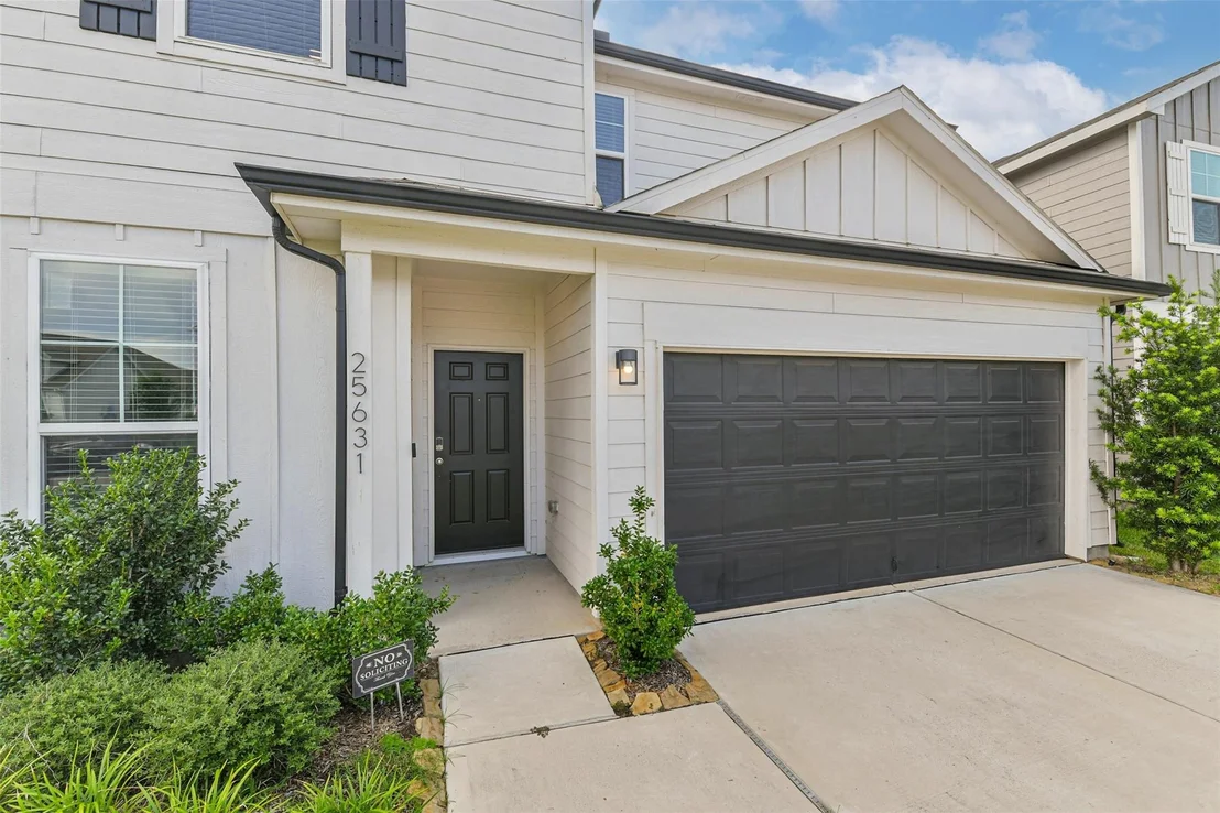 Photo of 25631 Balsamroot Drive
