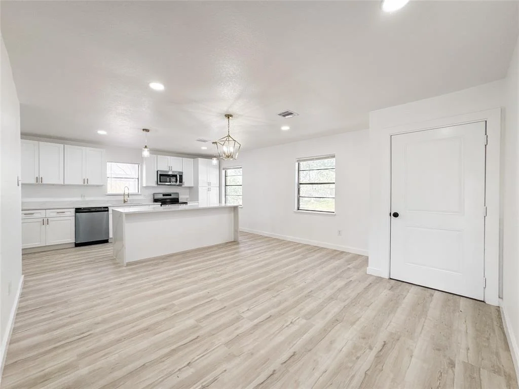 Photo of 14214 Morinscott