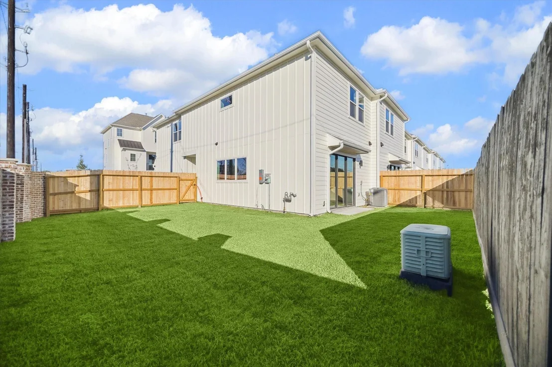 Photo of 3925 Willowbend Point Drive