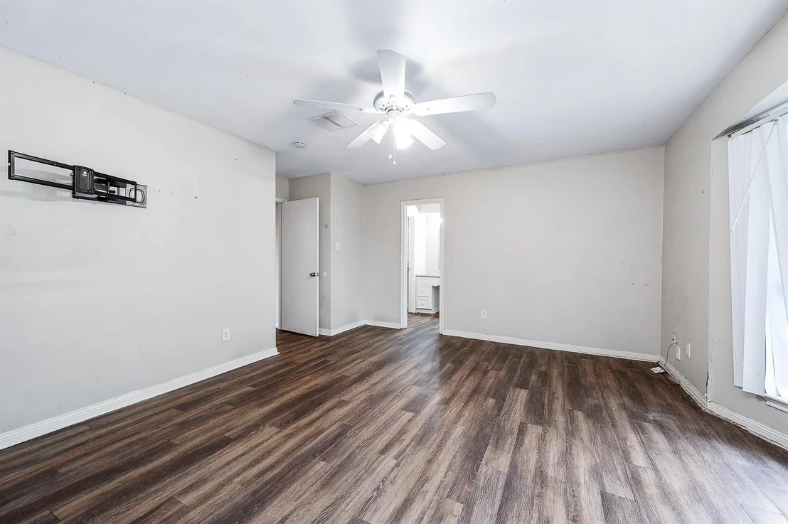 Photo of 7526 Antoine Drive