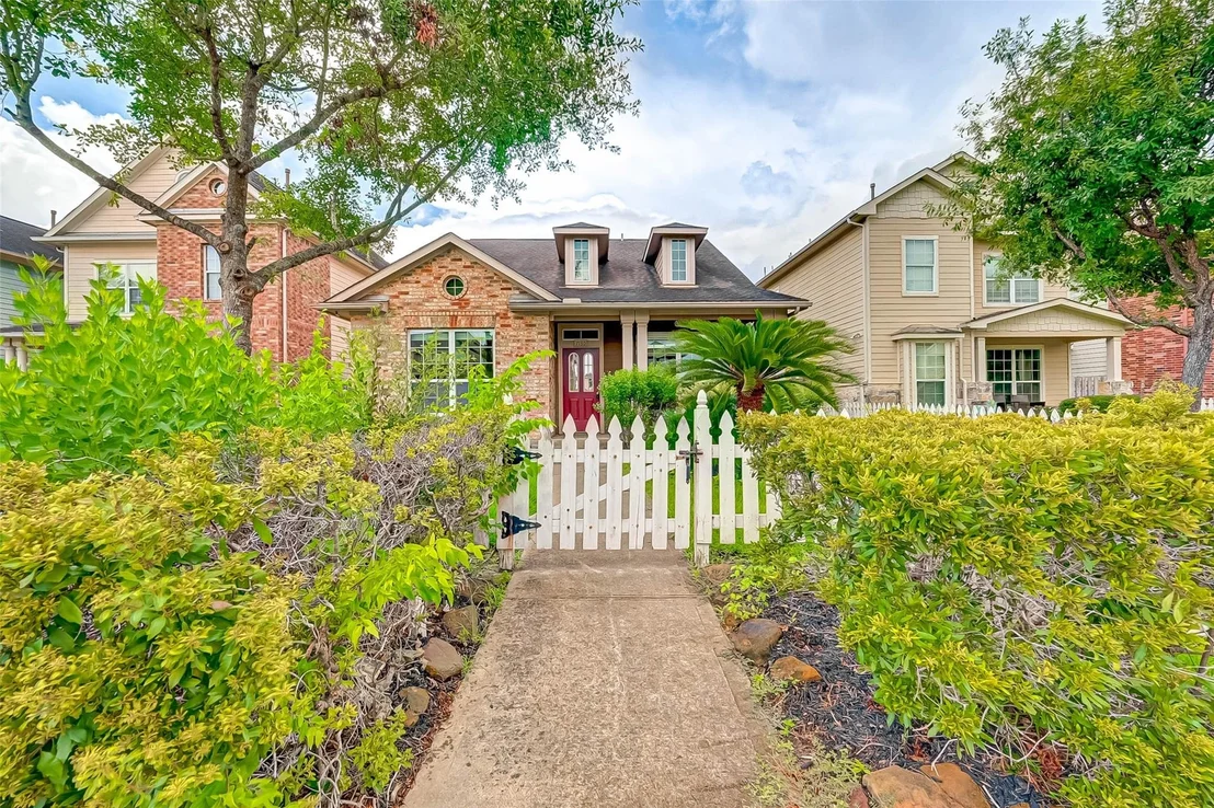 Photo of 7130 Pavilion Drive