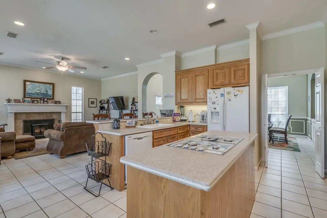 Photo of 2500 Centerline Road