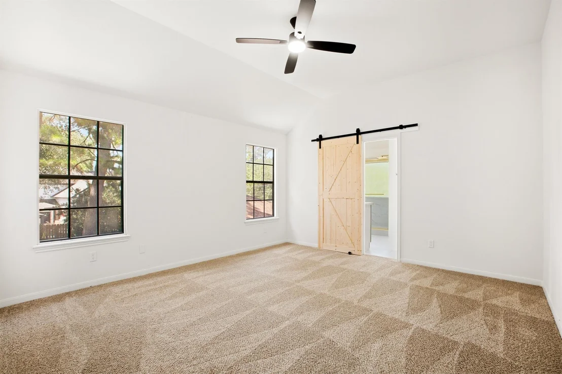 Photo of 18319 Oakhampton Drive