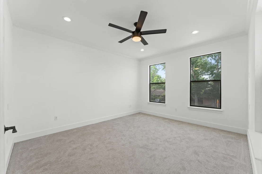 Photo of 10070 Cedardale Drive