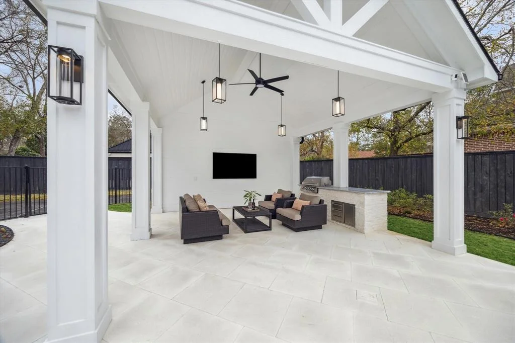 Photo of 9 S Brokenfern Drive