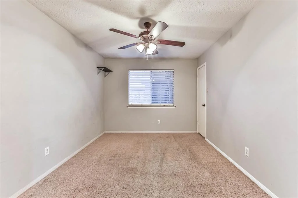 Photo of 7014 Pembrough Lane
