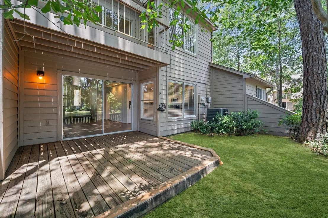Photo of 13 Lakeridge Drive