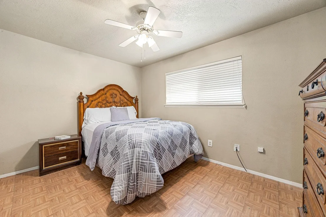 Photo of 1343 Somercotes Lane