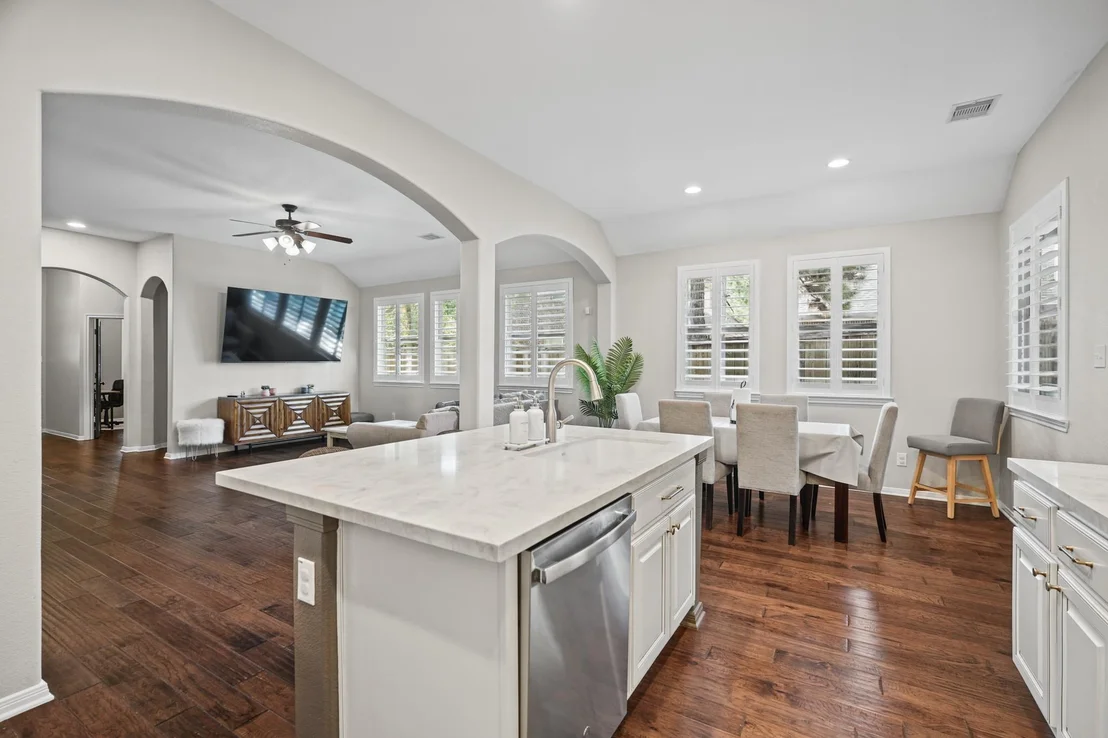 Photo of 54 W Wolf Cabin Circle