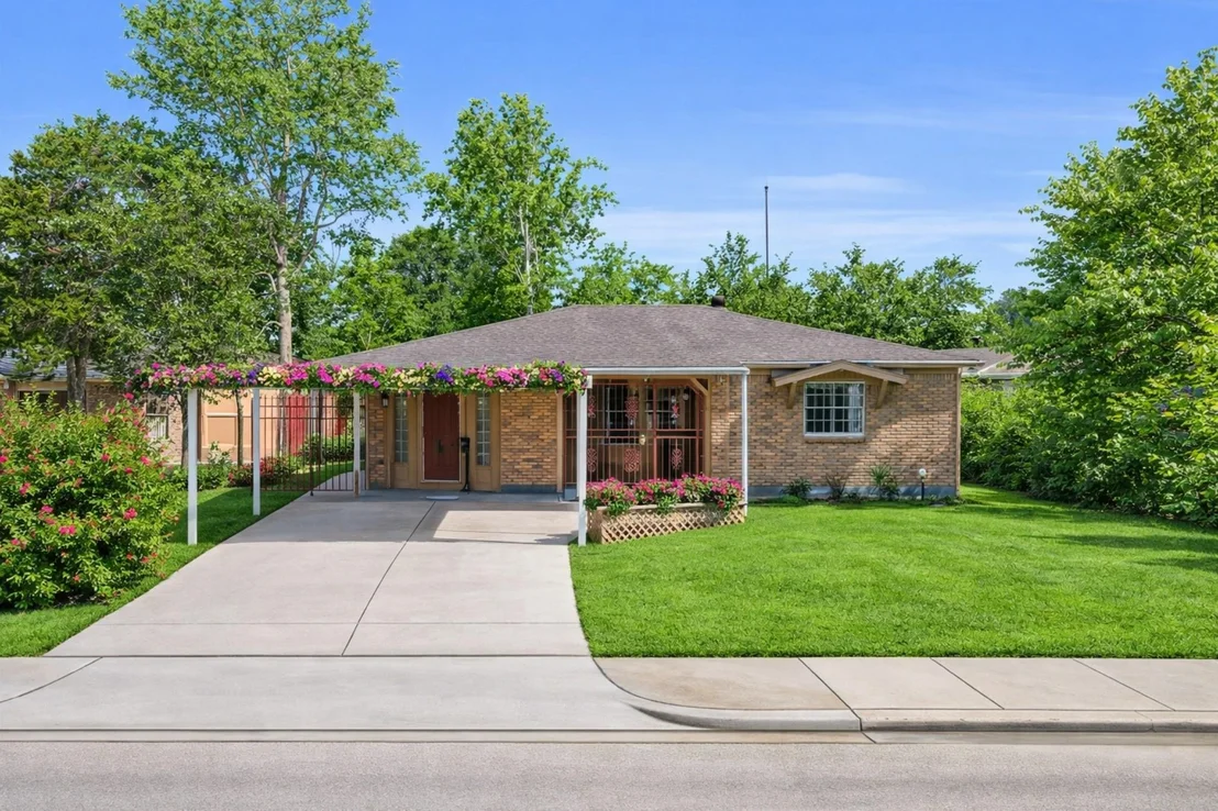 Photo of 3922 Simsbrook Drive