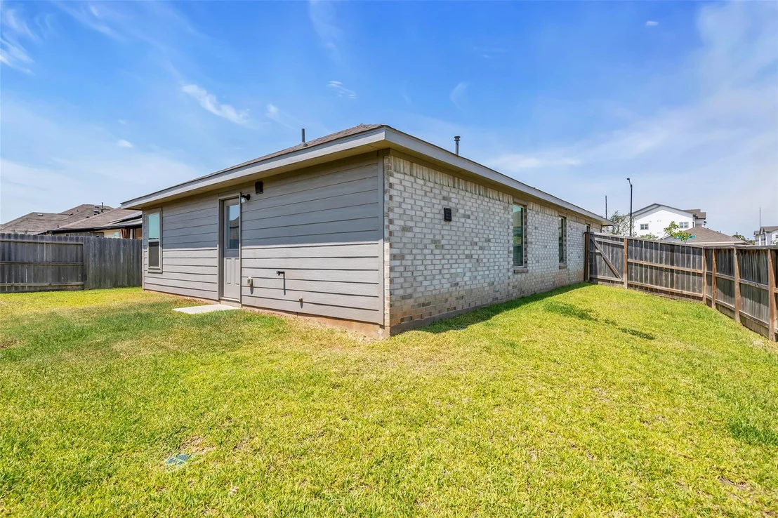Photo of 207 River Grove Court