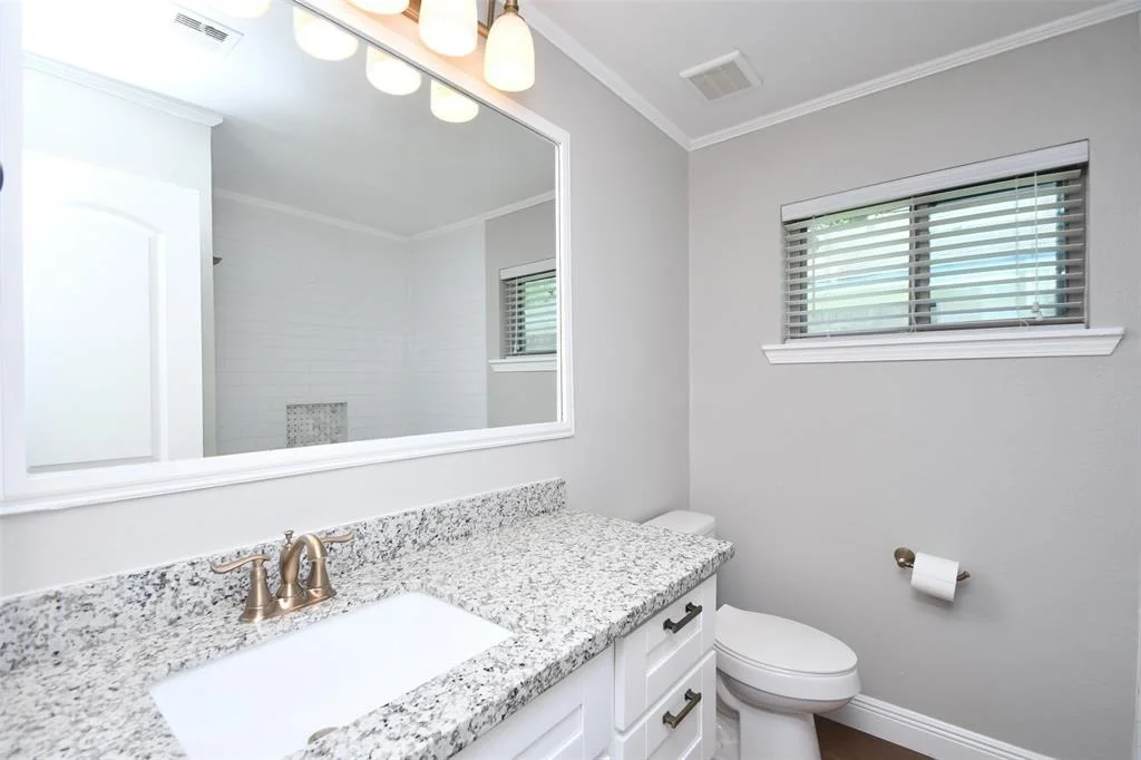 Photo of 5513 Commodore Drive
