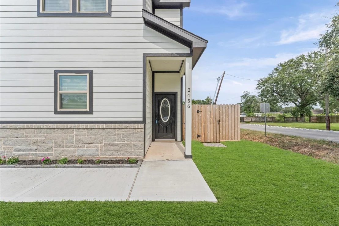 Photo of 2456 Walcott Lane