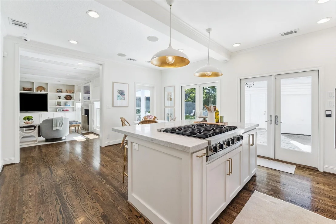 Photo of 3831 Riley Street