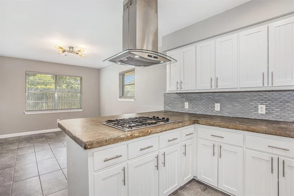 Photo of 2922 Helberg Road