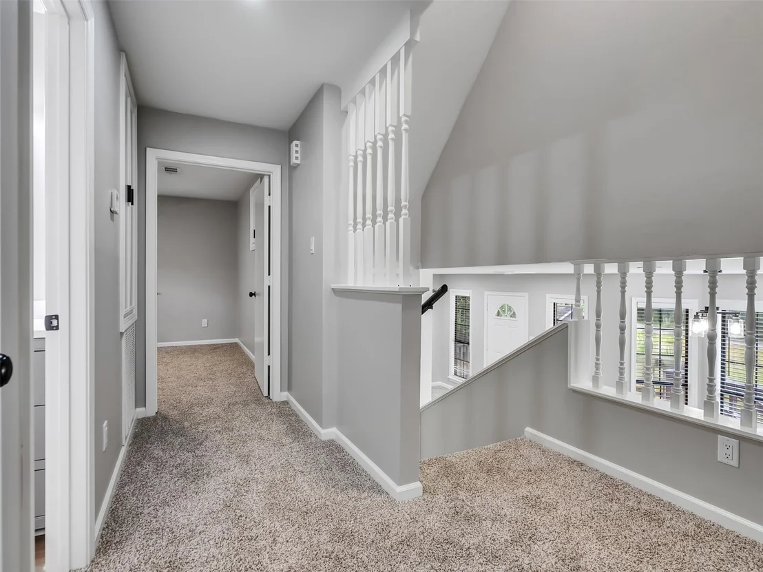 Photo of 351 White Oak Drive