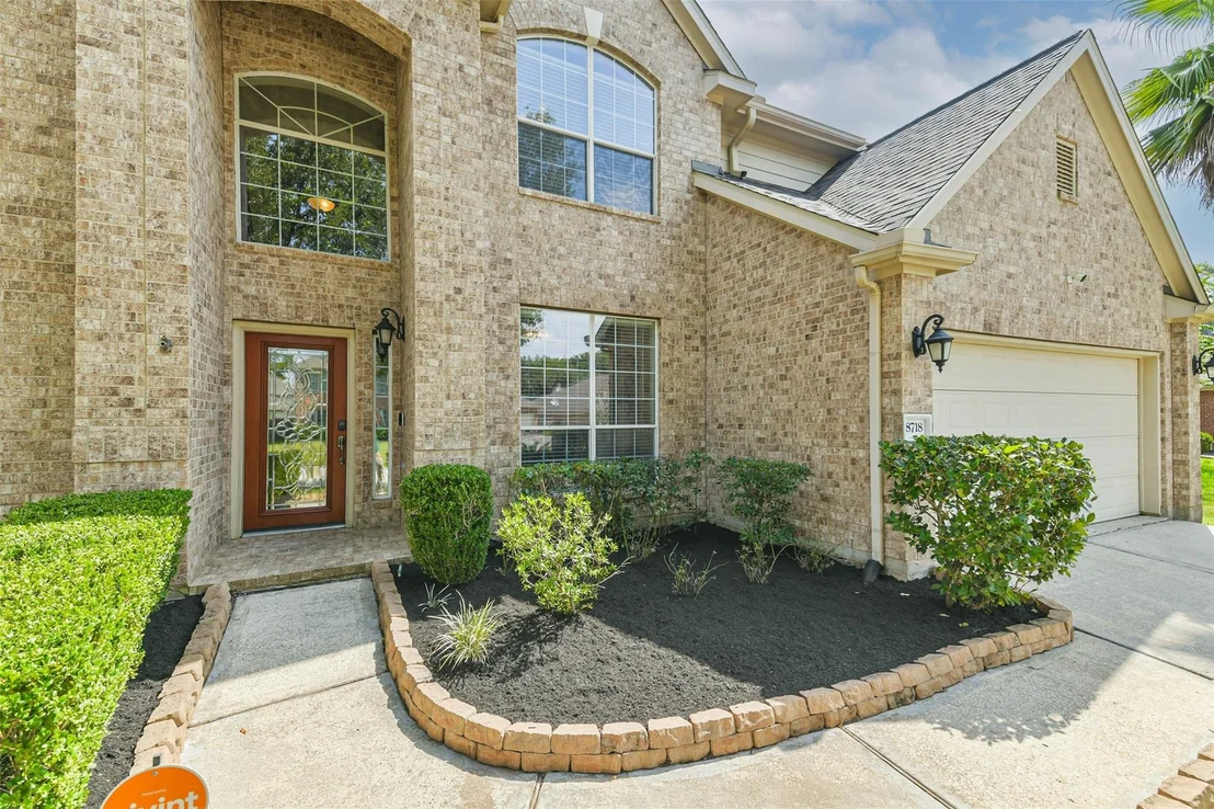 Photo of 8718 Rolling Rapids Road