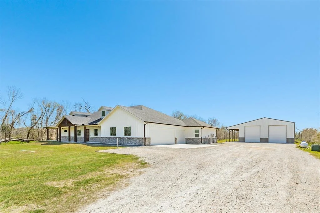 Photo of 7827 County Road 400