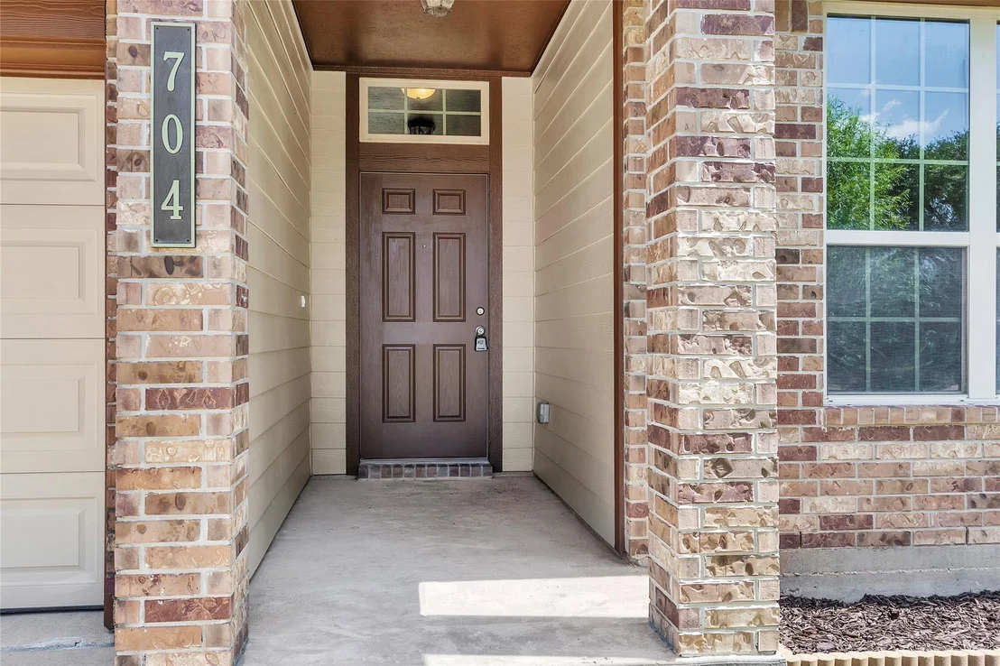 Photo of 704 Mockingbird Street