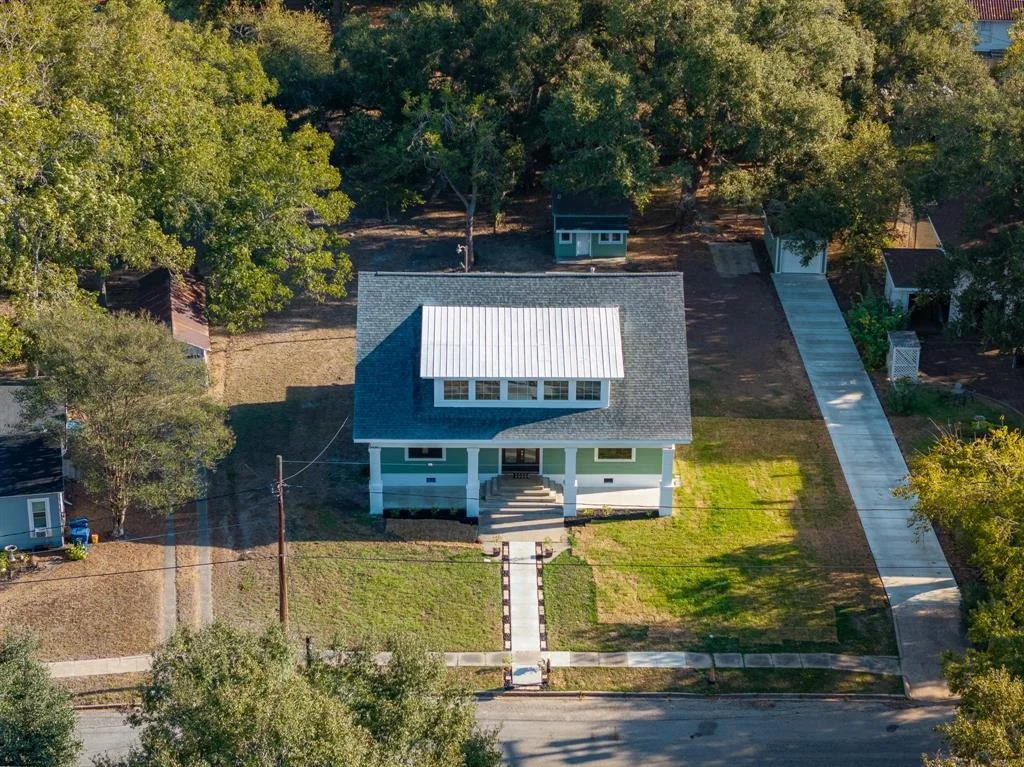 Photo of 104 W State Street