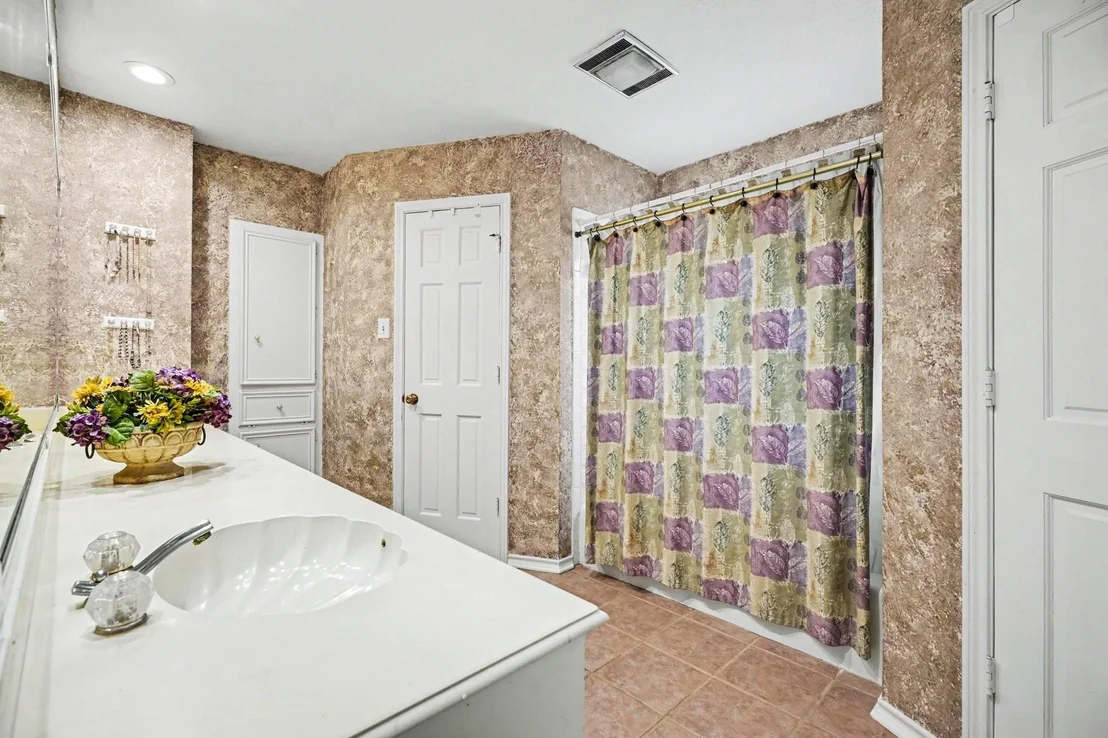 Photo of 1623 Lake Bluff Drive