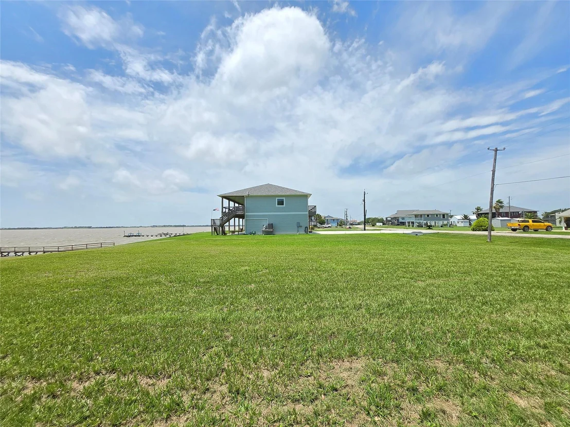 Photo of 1664 W Bayshore Drive