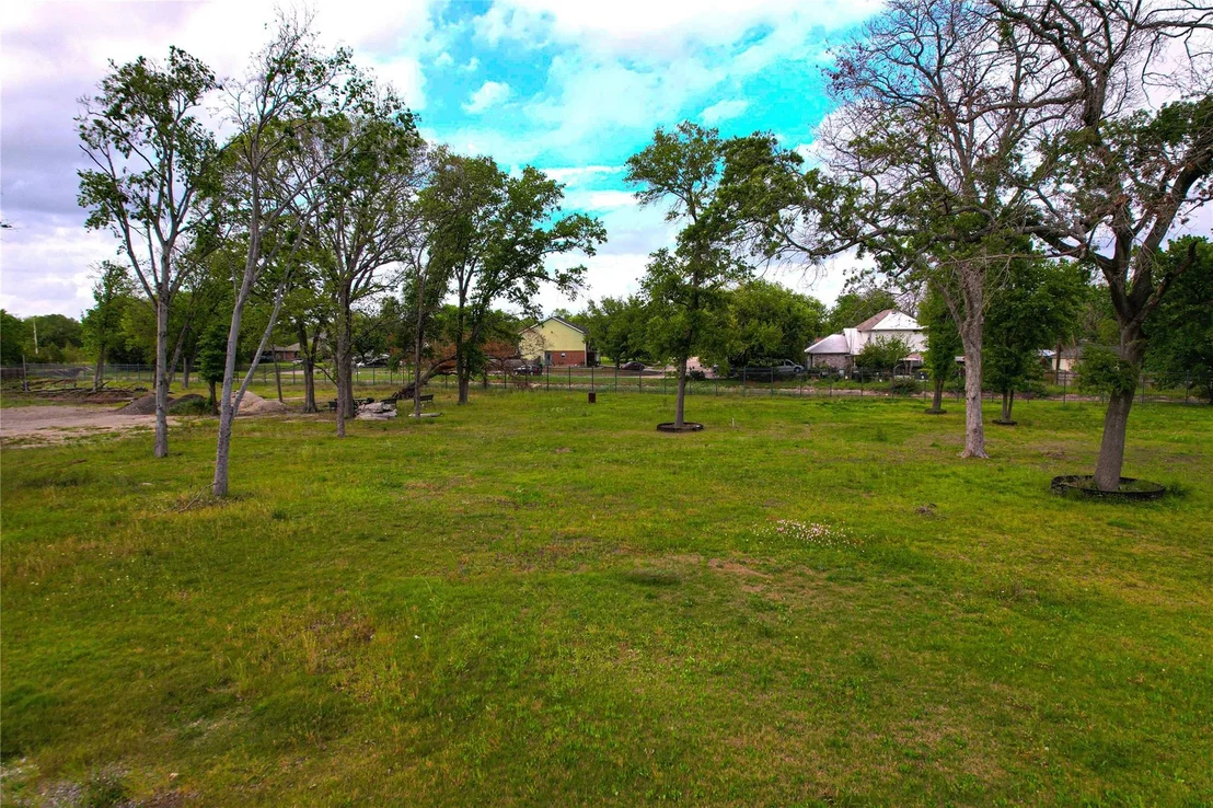 Photo of 407 Victoria Drive