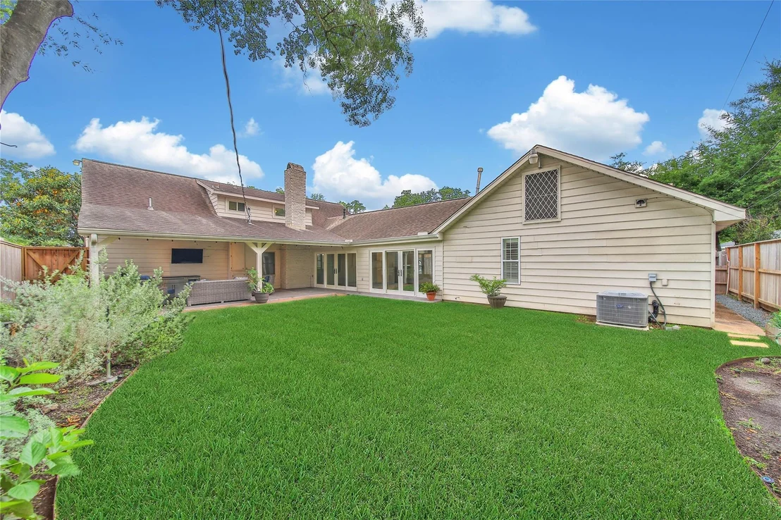 Photo of 1034 Thornton Road