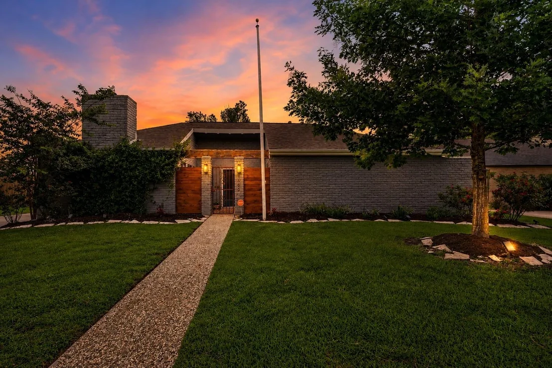 Photo of 1022 Apache Falls Drive
