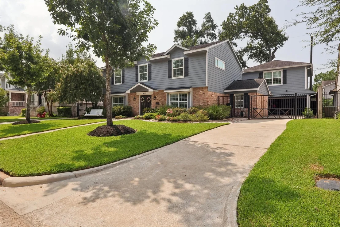 Photo of 14527 Oak Bend Drive