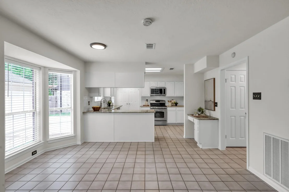 Photo of 114 Regency Way