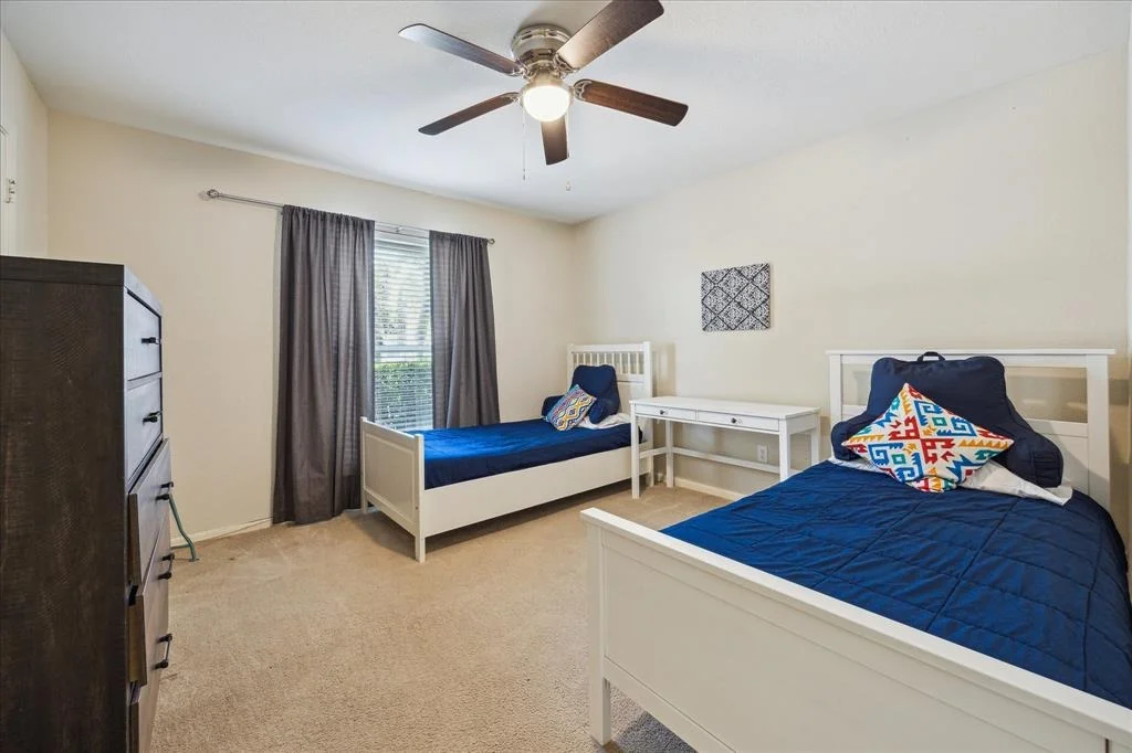 Photo of Unit 17 at 7575 Katy Freeway