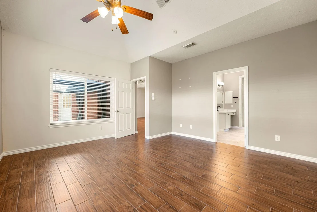 Photo of 303 S Cypress Estates Circle