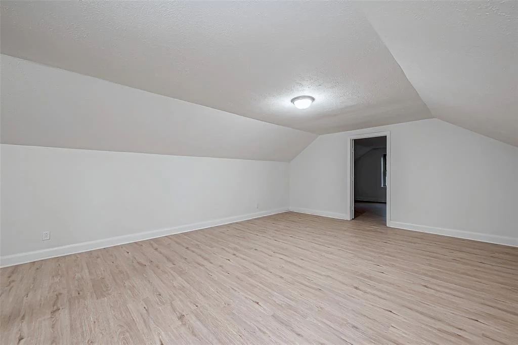 Photo of 9538 Meadowcroft Drive
