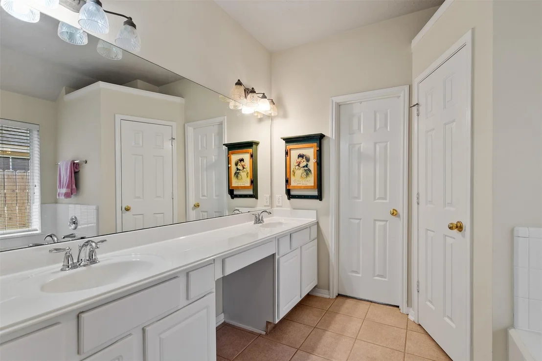Photo of 21315 River Knoll Lane