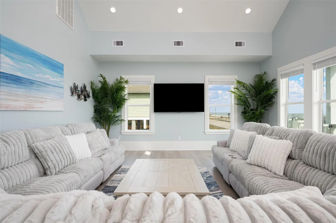 Photo of 2425 Audubon Avenue
