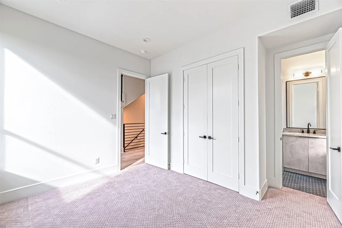 Photo of 829 Alexander Street