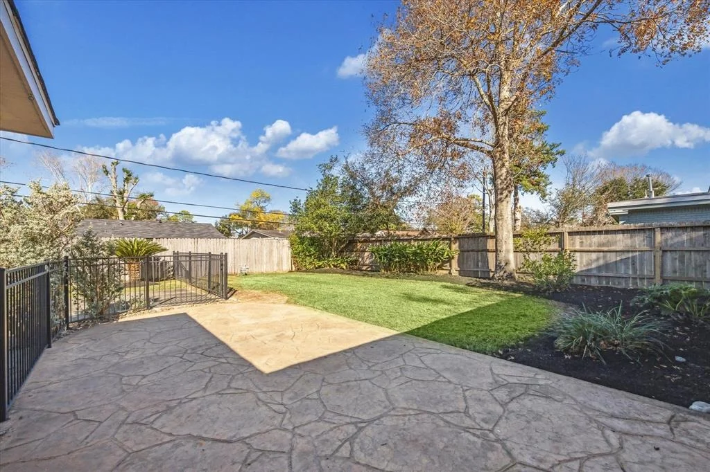 Photo of 9538 Meadowbriar Lane