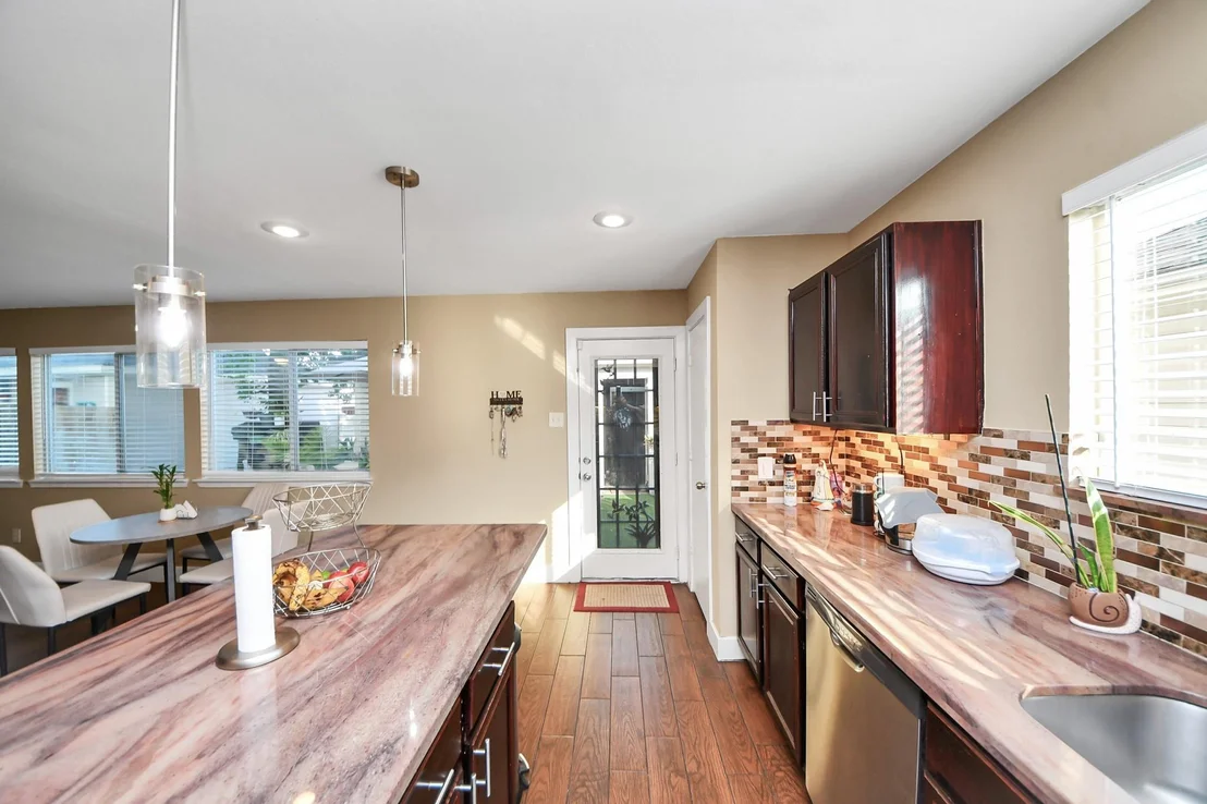 Photo of 20826 Settlers Lake Cir N Circle