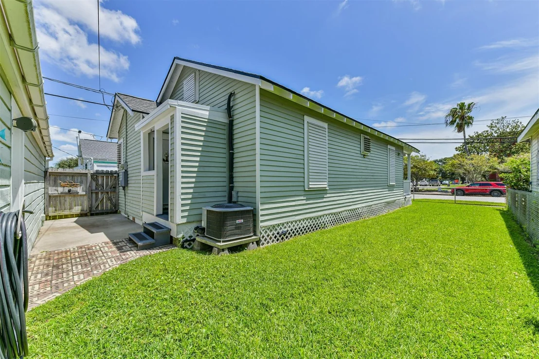 Photo of 2115 Jack Johnson Boulevard