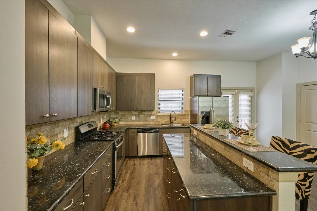 Photo of Unit E at 2422 Navigation Boulevard
