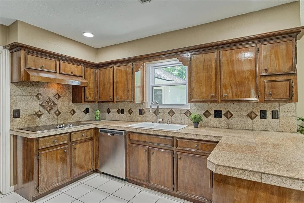 Photo of 6314 Knollview Drive