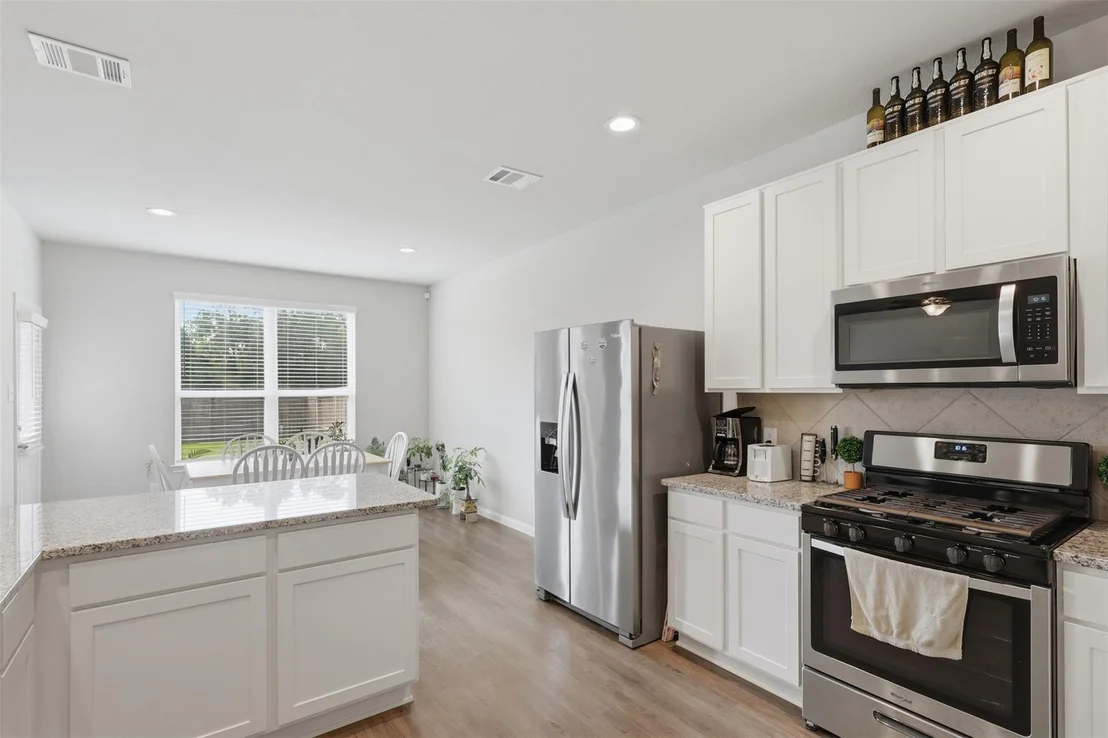 Photo of 17622 Holroyd Road