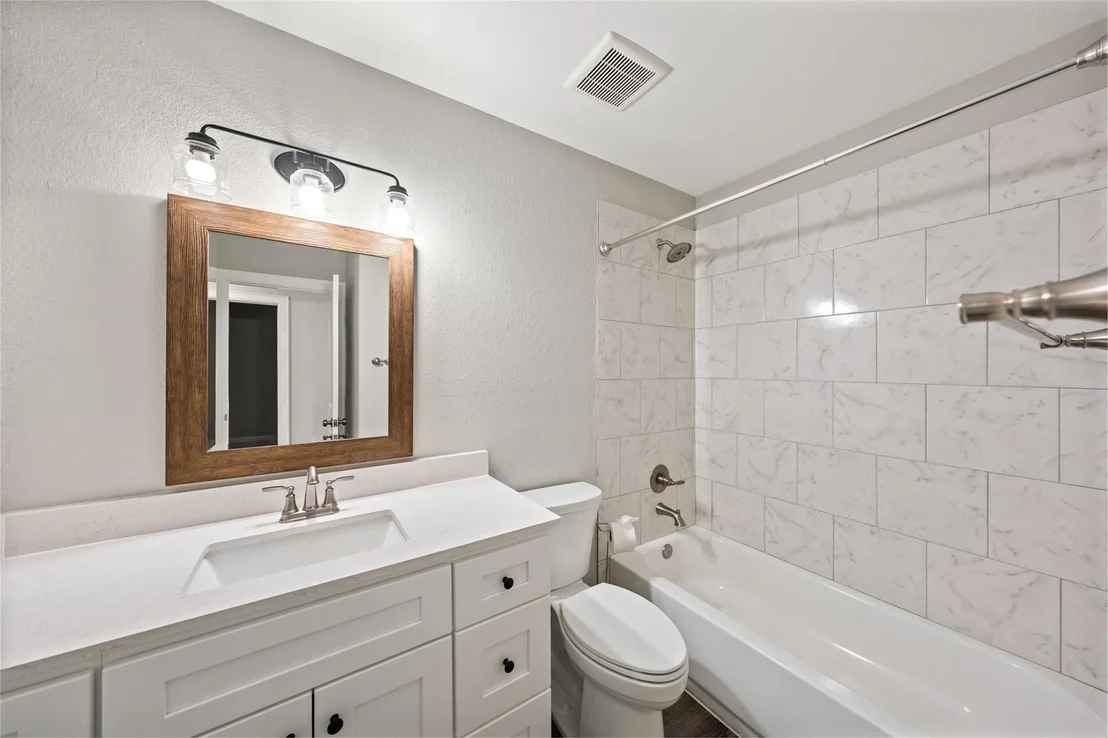 Photo of 15843 Oak Drive