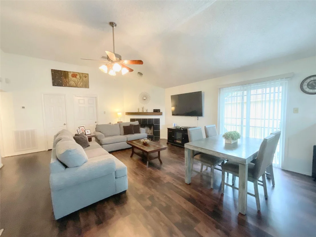 Photo of 1155 Holbech Lane